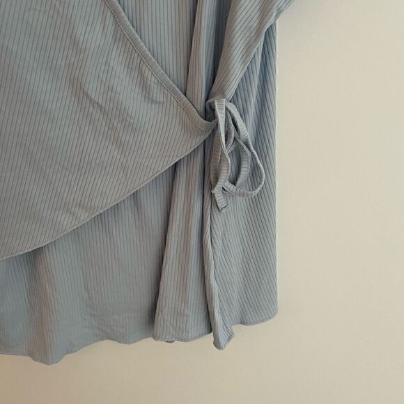 Lane Bryant Short Sleeve Wrap Top Blouse Drapy V Neck Pastel Blue 26 / 28 - Picture 5 of 8